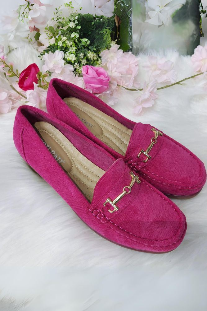 Suede Embellishment Round Head Buckle Flat Pumps