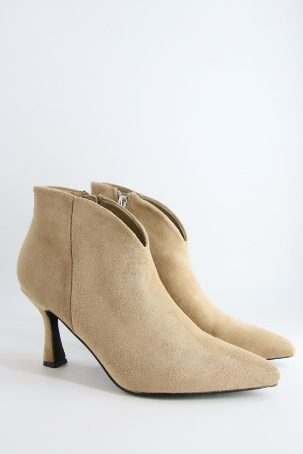 pointed toe side zip ankle shoes