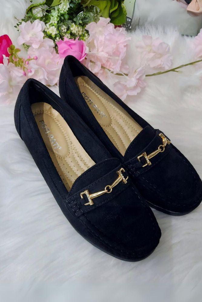 Suede Embellishment Round Head Buckle Flat Pumps