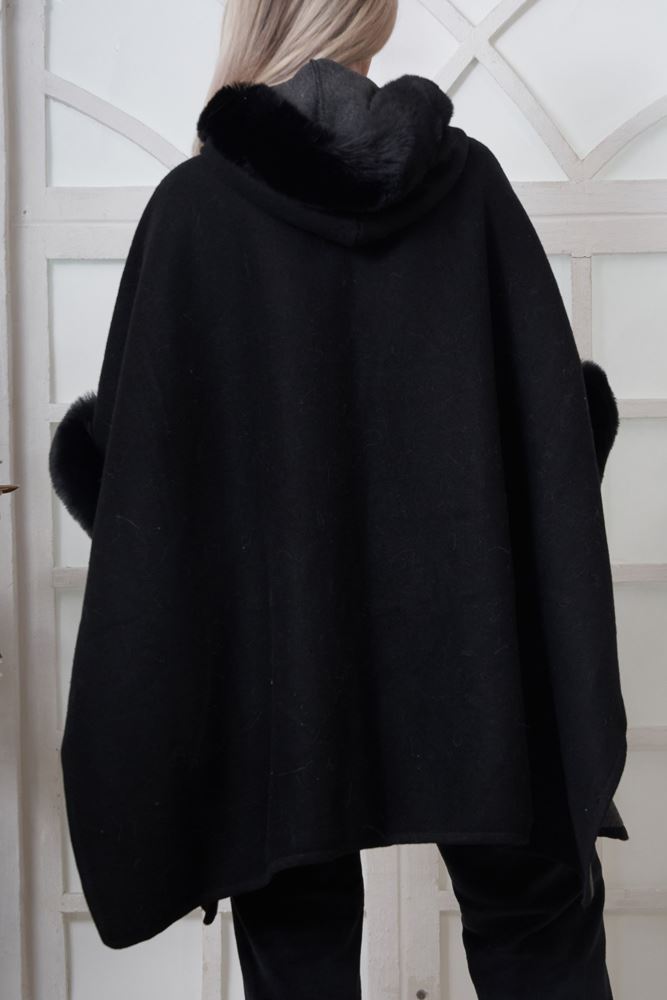 Plain Faux Fur Trim Pocket Poncho