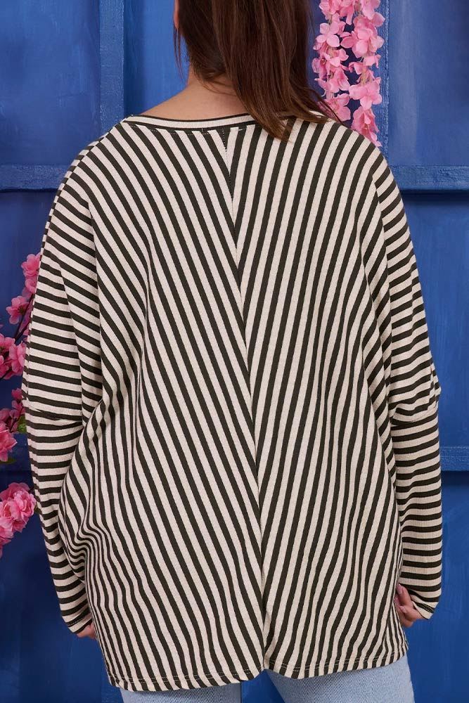Chevron Print V-Detail Hem Top