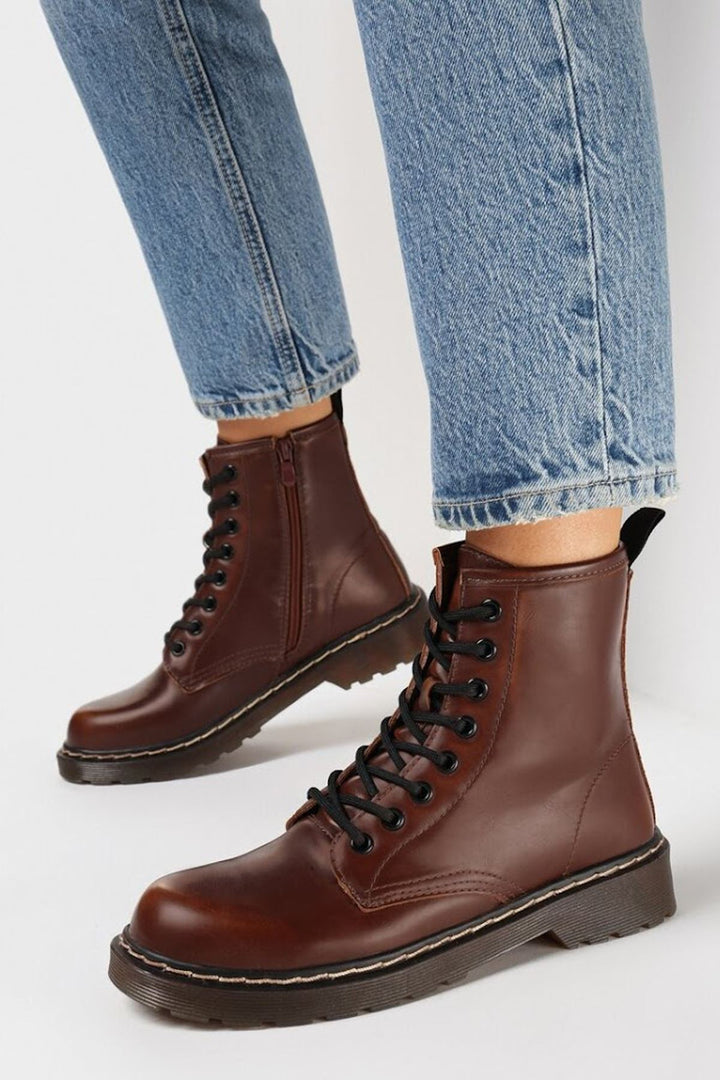 combat lace up shoes
