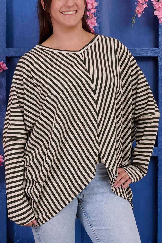 Chevron Print V-Detail Hem Top