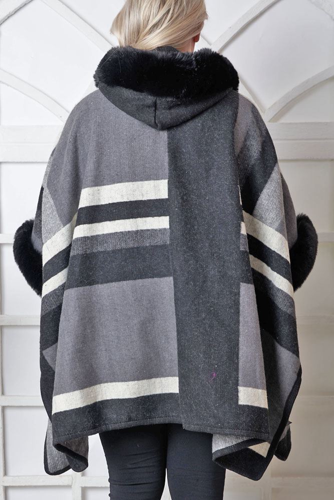 Abstract Plaid Pattern Knit Poncho