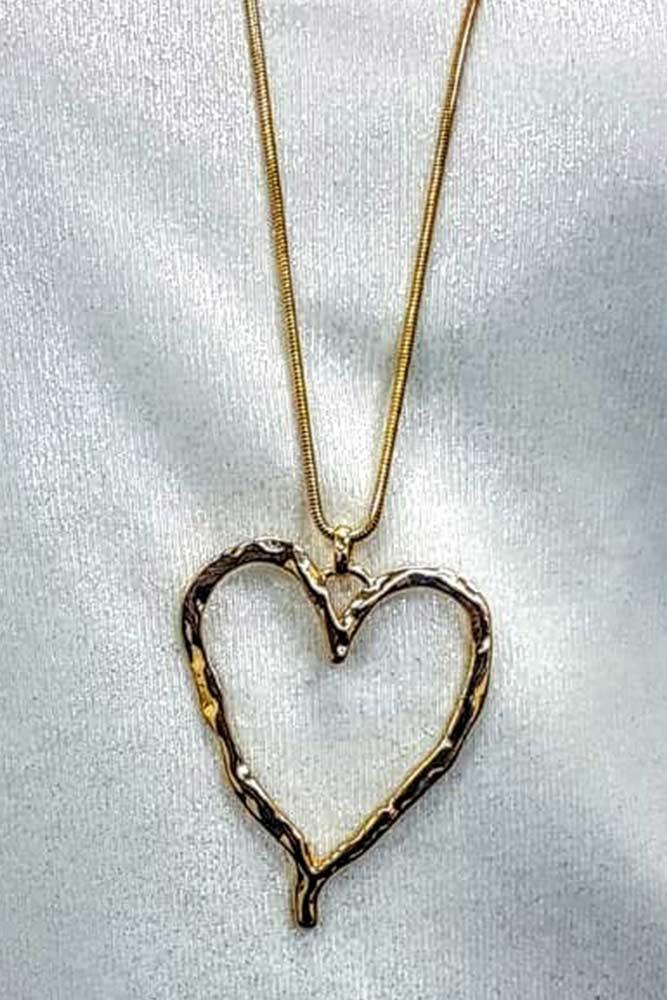 Metallic-Twist Border Heart Necklace Article-5