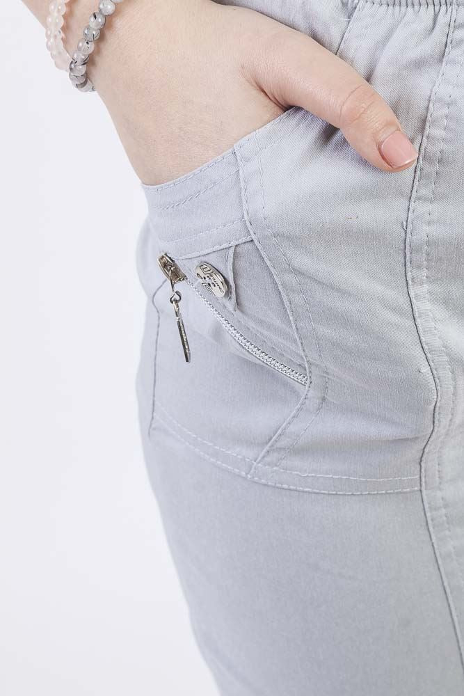 Ladies Cotton Two Button Zipped Cropped Trousers