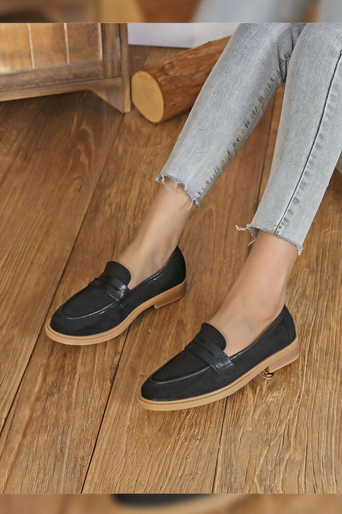 Suede Pu Patch Detailed Loafers Shoes