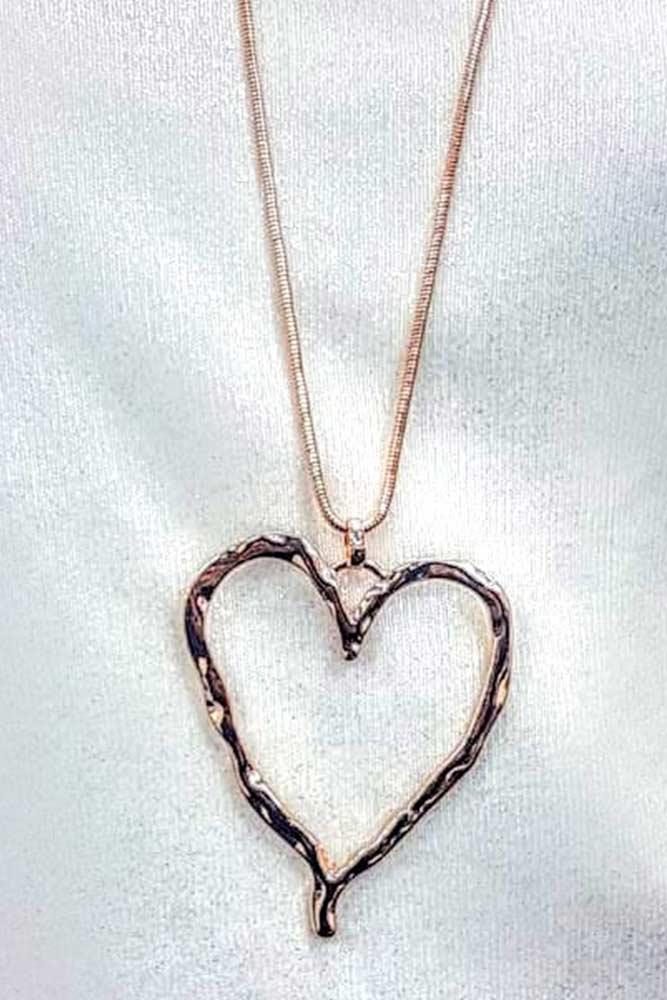Metallic-Twist Border Heart Necklace Article-4