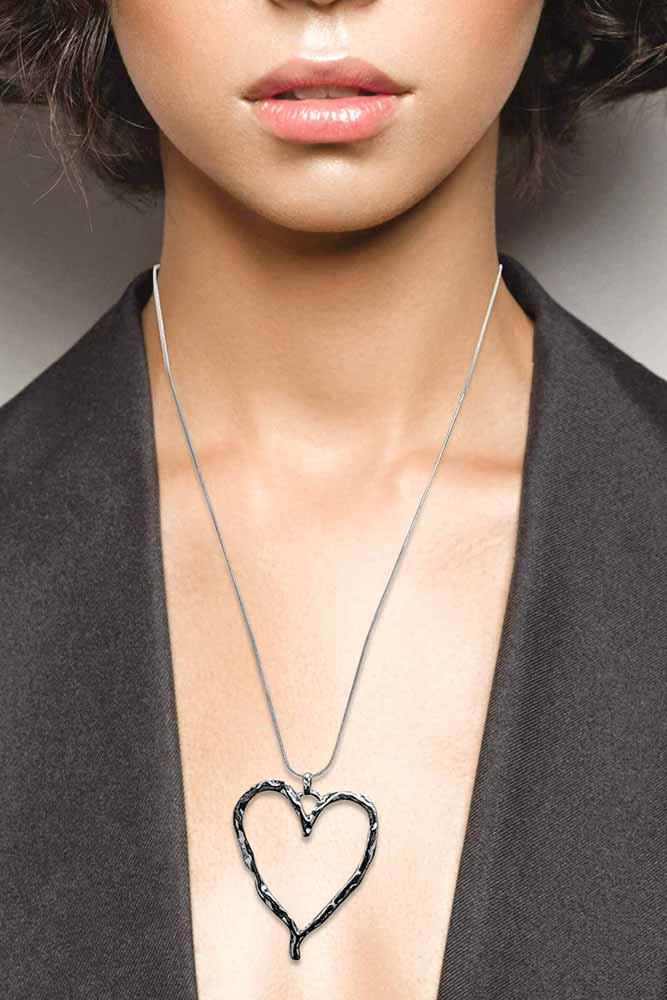 Metallic-Twist Border Heart Necklace