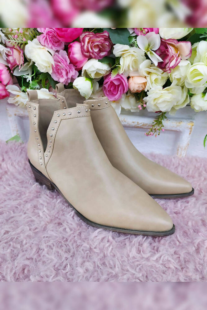 Stud Detailed Pu V Ankle Boots